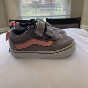 Toddler Girl Vans 6c, Gray with Pink, gently used